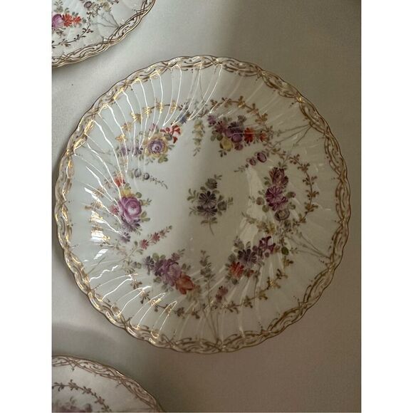Meissen Porcelain Plates with Floral & Gold Gilt floral hand painted 7.4” - Picture 9 of 10
